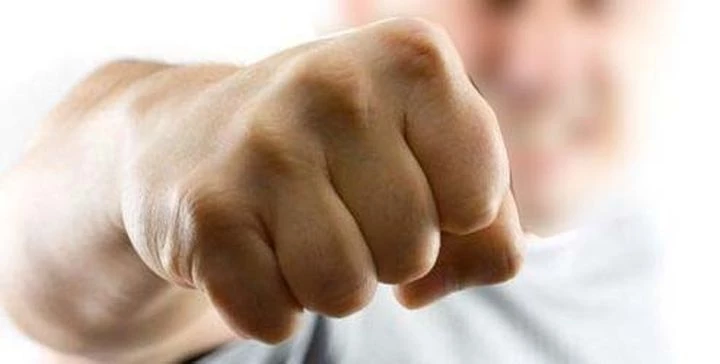 Θρασύτατη ληστεία σε πρακτορείο του ΟΠΑΠ – Πλάκωσε στο ξύλο την υπάλληλο!